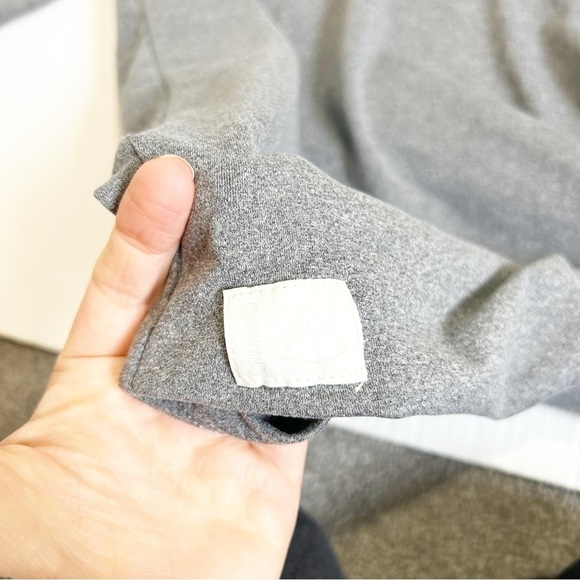 🌷SALE DESO Benton Henley Long Sleeve Shirt Size Medium Gray Made in the USA Stre - Picture 4 of 8